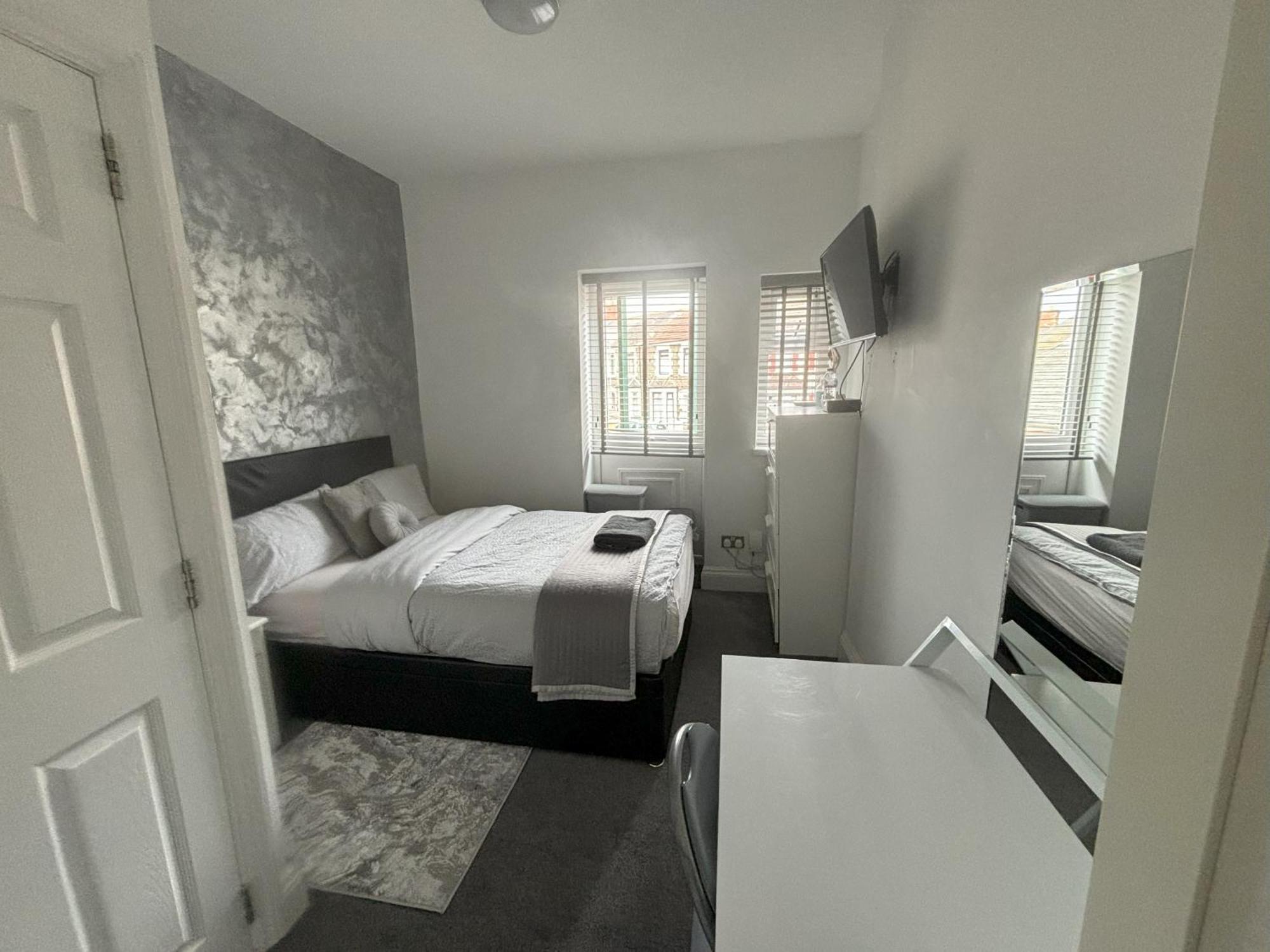 Copperfield Apartment Кардиф Екстериор снимка