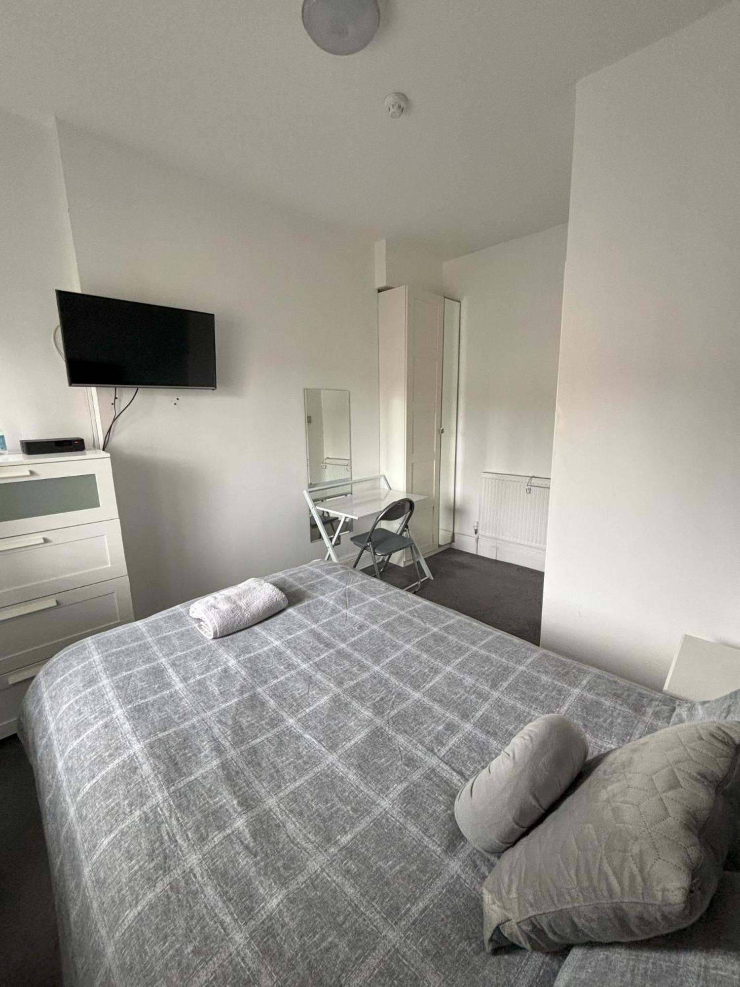 Copperfield Apartment Кардиф Екстериор снимка