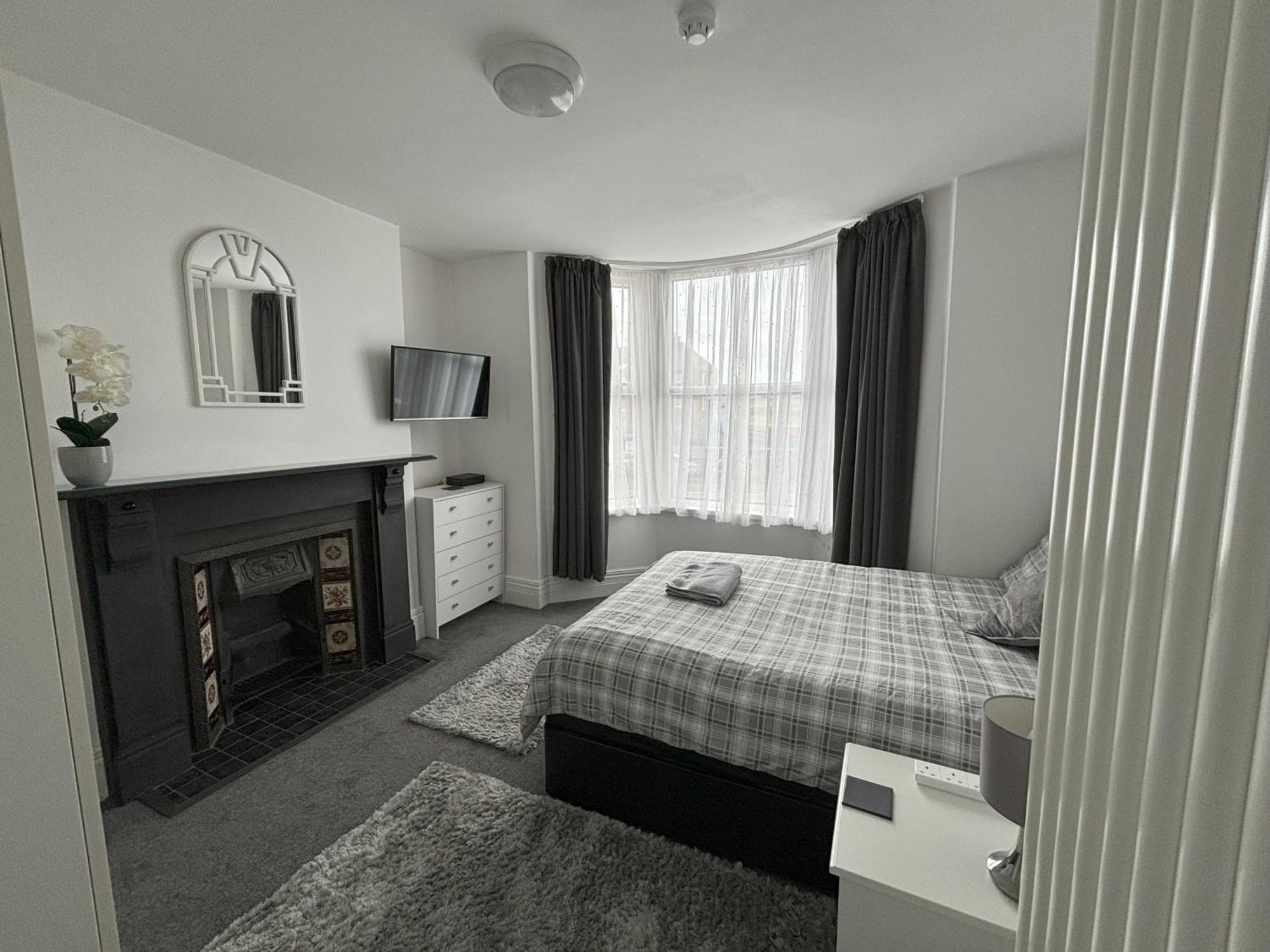 Copperfield Apartment Кардиф Екстериор снимка