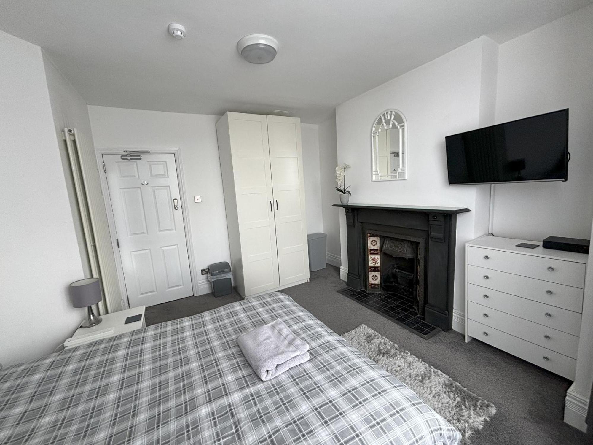 Copperfield Apartment Кардиф Екстериор снимка