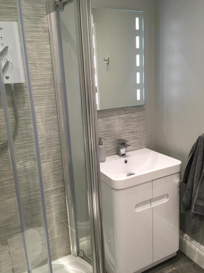 Copperfield Apartment Кардиф Екстериор снимка
